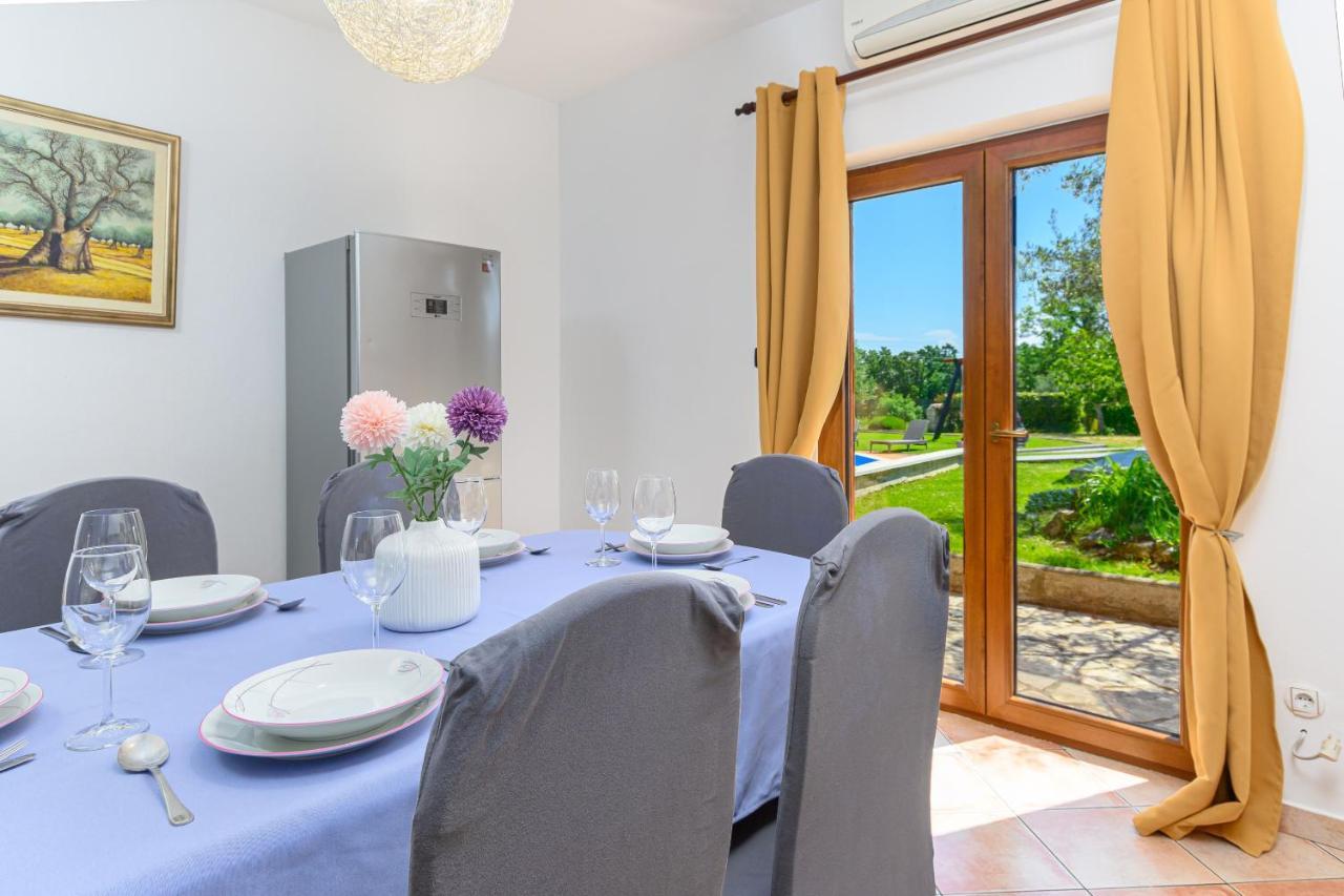 Mutvoran Villa Carla With Private Pool & Kids Playground - Pet Friendly מראה חיצוני תמונה